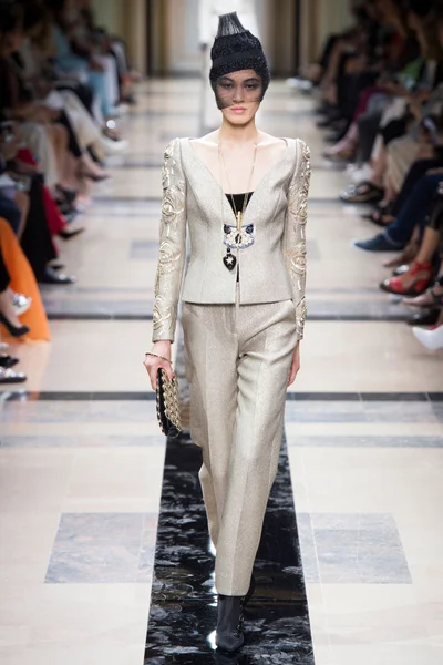 Look 11